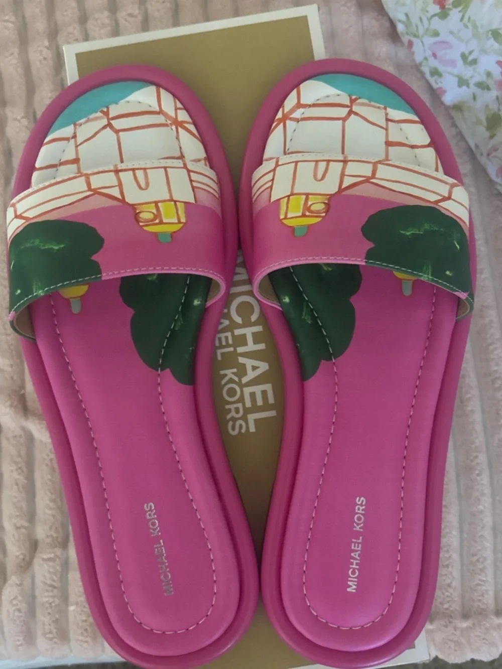 Michael kors sandals new with the box size 9